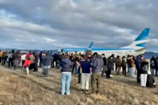 Evacuaron por amenaza de bomba un vuelo en el que iban Marcelo Polino y Carmen Barbieri