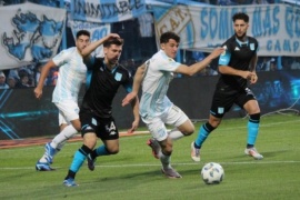 Racing perdió frente a Atlético Tucumán por la Liga Profesional y se alejó de Vélez