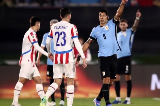 Suárez se despidió de la selección de Uruguay con un empate ante Paraguay