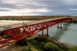 Vialidad Nacional intimada a arreglar el puente sobre el río Santa Cruz