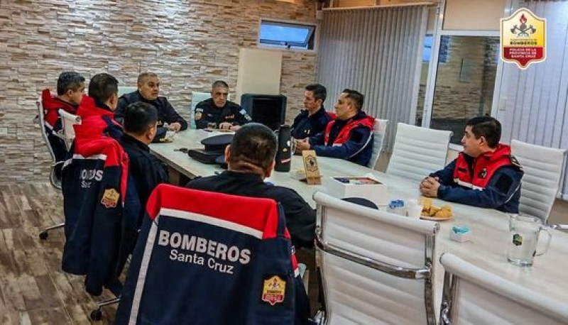 La plana mayor de bomberos mantuvo una reunión de trabajo 