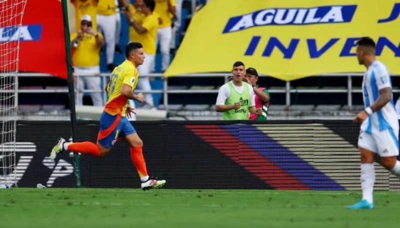 Con un polémico penal Argentina cayó 2 a 1 ante Colombia 