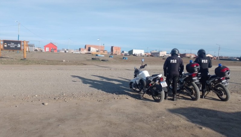 Hallan una motocicleta abandona en el barrio Santa Cruz