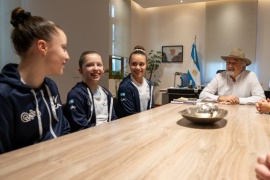 Othar recibió a gimnastas que competirán en el Mundial que se disputará en Italia