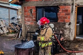 Bomberos sofocaron incendio sobre residuos