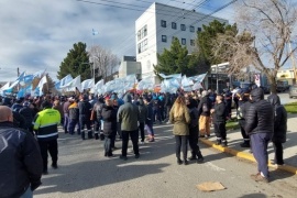 Gremios presentes en la legislatura contra el RIGI