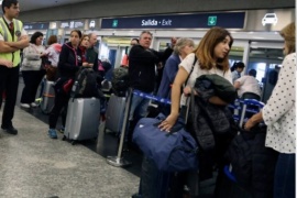 37.000 pasajeros afectados y más de 300 vuelos cancelados