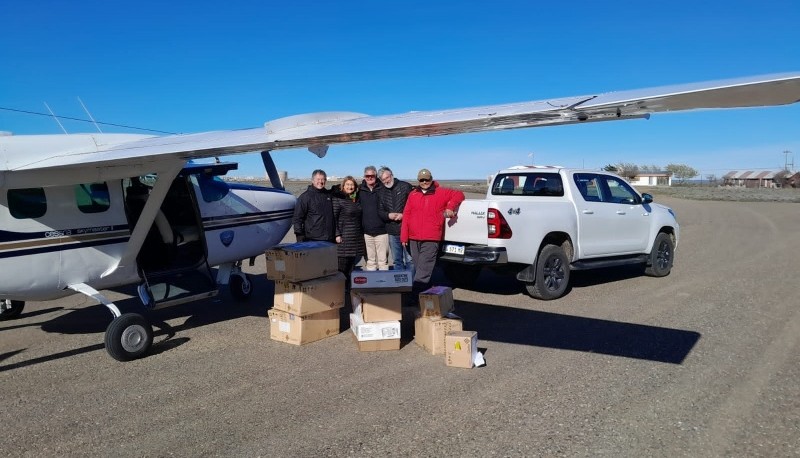 Un recorrido por Santa Cruz llevando medicamentos a los Puestos Sanitarios