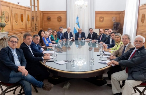 El Gobierno mantiene una reunión con diputados para diagramar la estrategia 