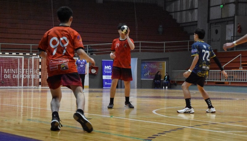 Esta noche, los caletenses buscarán su segundo triunfo en el certamen. (Foto: CAH)