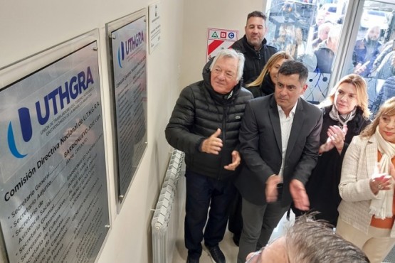 Luis Barrionuevo en la inauguración de la nueva sede gremial de UTHGRA en Río Gallegos. (CG)