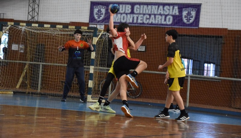 Hoy los chicos santacruceños tendrán doble acción. (Foto: CAH)