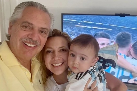 Alberto Fernández, Fabiola y el pequeño Francisco. (Fotografía NA).