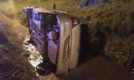 Resultó herida luego de caer su auto en un canal