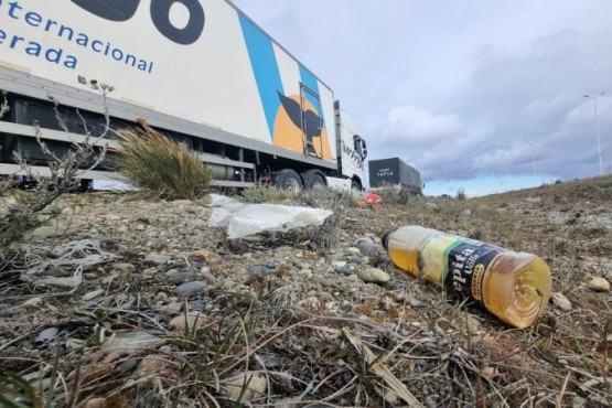 El lugar que eligen los camioneros para orinar: la autovía de Río Gallegos