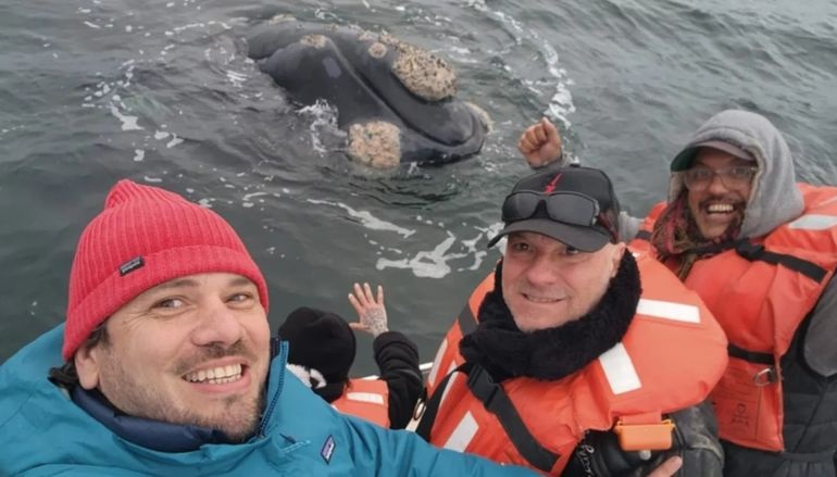 La Renga disfrutó del avistaje de ballenas en Puerto Pirámides