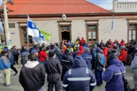 Reclamo de la UOCRA frente al municipio