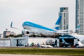 Milei firmará un decreto para que Aerolíneas Argentinas pueda ser privatizada