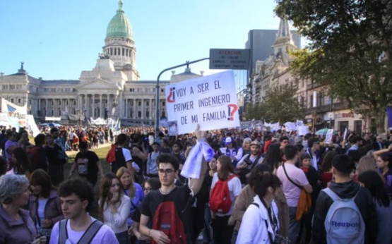 En pleno conflicto salarial, el Gobierno acusó a las universidades de “inventar alumnos”