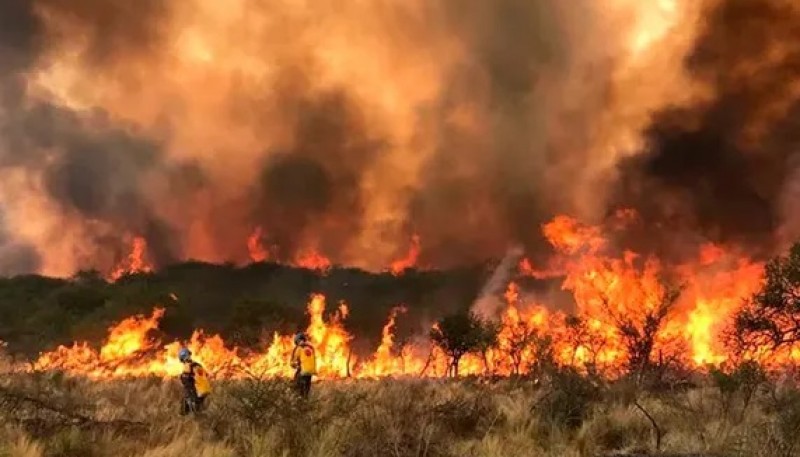 Con una máxima de 40 grados, temen que se reactiven los incendios