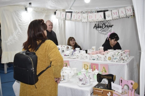 Más de 40 familias emprendedoras beneficiadas por la Expo Mamá