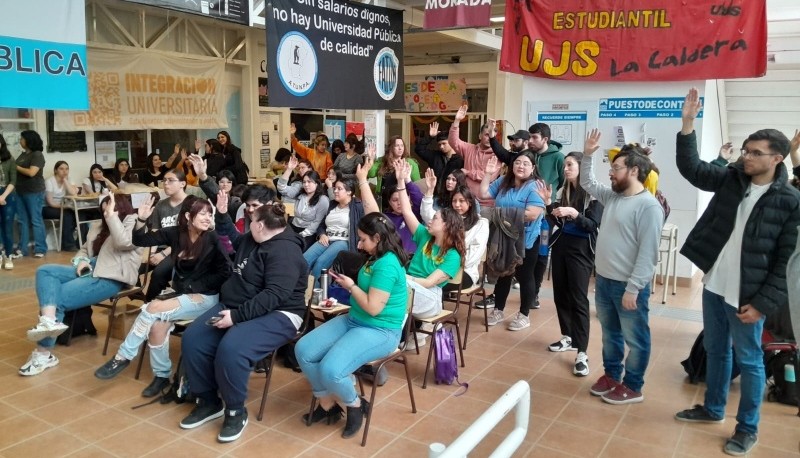 Asamblea de Estudiantes votó por toma de la Unidad Académica y movilizaciones contra tarifazos