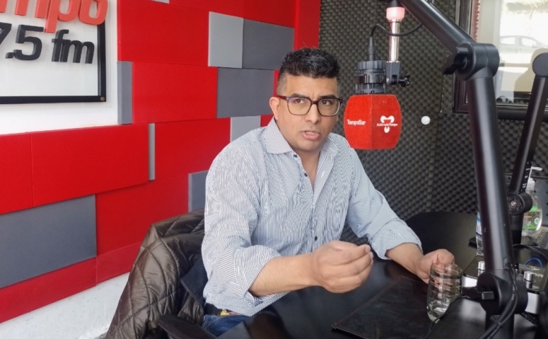 Guzmán en Tiempo FM. 