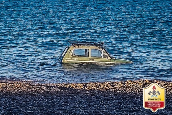 Rescatan del mar un rodado