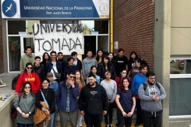 Trelew: La Universidad Nacional de la Patagonia bajo toma en defensa de la educación pública