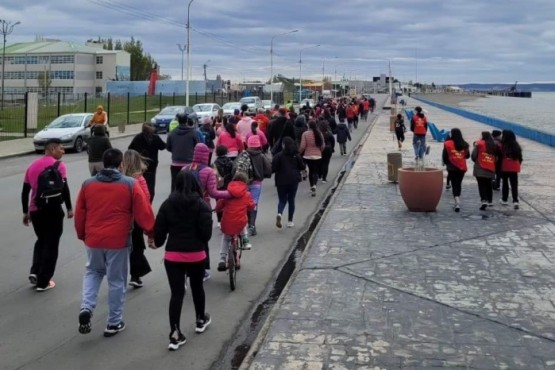 Caminata Solidaria para concientizar sobre el cáncer de mamas y la poliomielitis