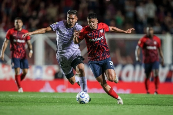 San Lorenzo le ganó a Barracas Central en un partido con polémica