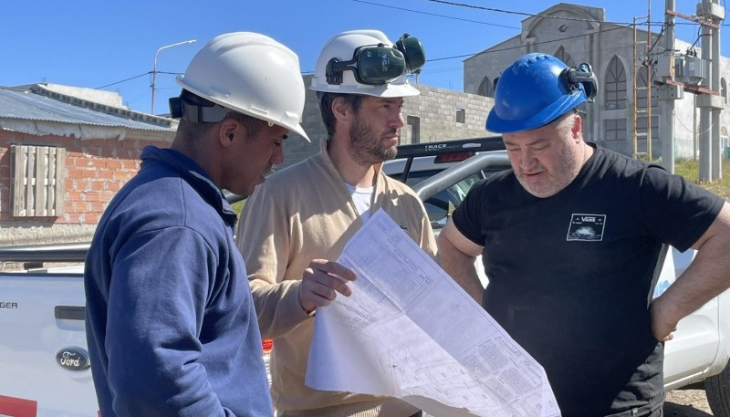 Juan Martínez recorre obras  