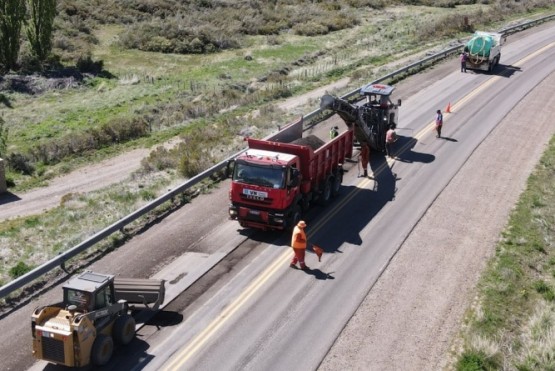 Vialidad Nacional realiza trabajos de mejora de la calzada en el acceso norte a Comodoro Rivadavia