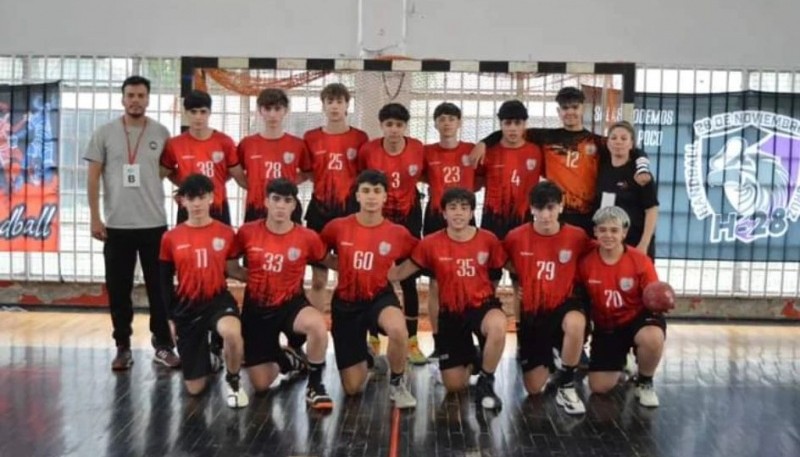 Los chicos del gimnasio municipal terminaron invictos. (Foto: J. B. Rocha)