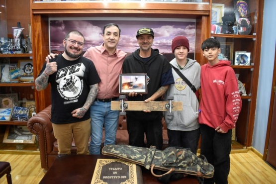 Pablo Grasso recibió al famoso referente de Skateboarding Giani de Gennaro 