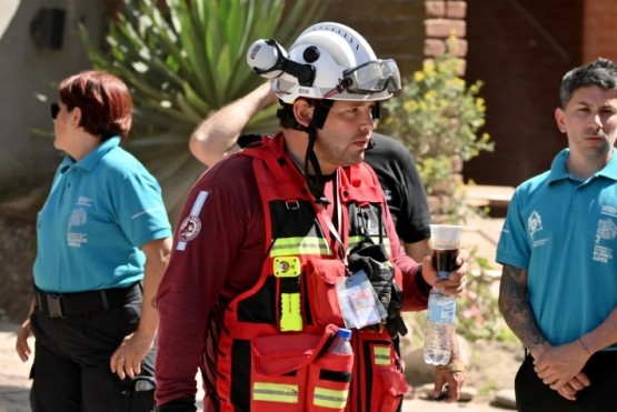 Se complican las tareas de rescate en el derrumbe de Villa Gesell por fuertes tormentas