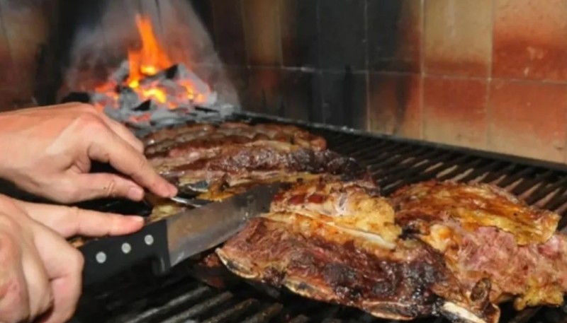 Caída del consumo de asado: los secretos de un corte que es sabroso, más económico y puede reemplazarlo