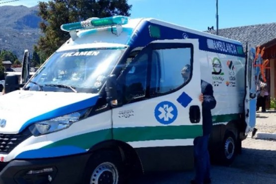 Provincia entregó nueva ambulancia de alta complejidad en el Hospital Rural de El Hoyo