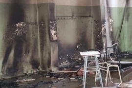 Investigan el incendio en un sector del gimnasio del Colegio Secundario N°14