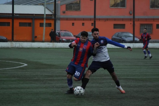 La acción este fin de semana tendrá lugar sólo en las canchas de césped artificial. (Foto: Liga Barrial RG)