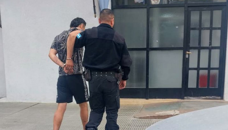 Detención tras robo y ataque a un hombre 