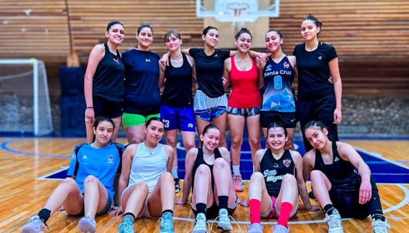 Las chicas del básquet femenino sueñan con una medalla. 