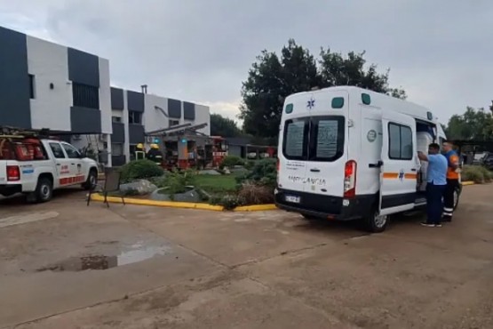 Confirman dos muertes en trágico incendio en un hotel de Castex.