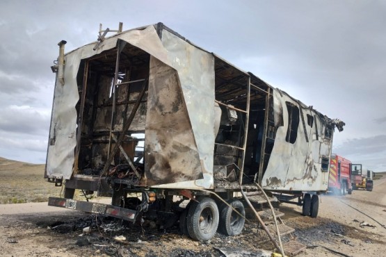 Incendio de vehículo en Ruta Nacional N°3