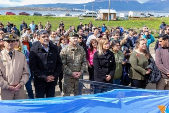 Tibaldi cumplió con el homenaje a sus camaradas del ARA San Juan