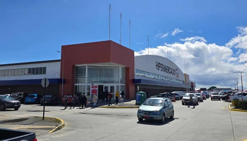 Nueva opción para los argentinos que visitan Punta Arenas: abrió el Hipermercado Rofil