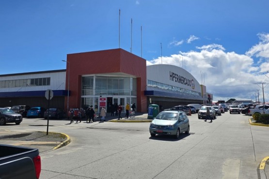 Nueva opción para los argentinos que visitan Punta Arenas: abrió el Hipermercado Rofil