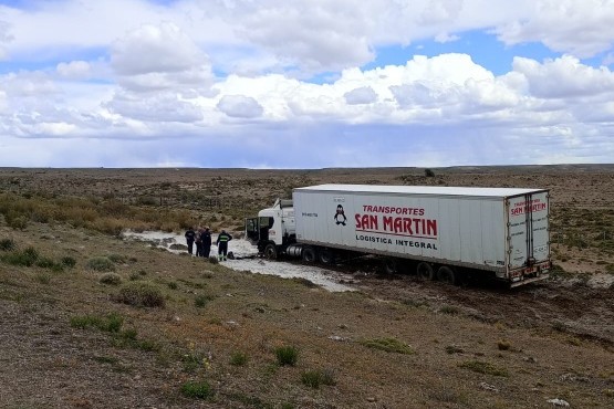 Despiste de un camión en Ruta Nacional N° 3