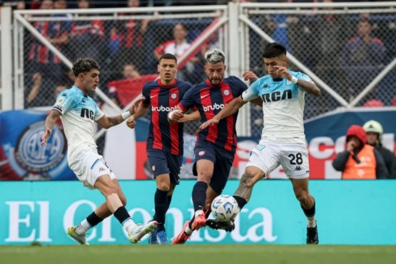 Racing se lo dio vuelta a San Lorenzo y quedó a tres puntos de Velez