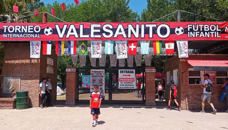 Un sueño cumplido: Cipriano Prane, el santacruceño que brilla en el fútbol infantil